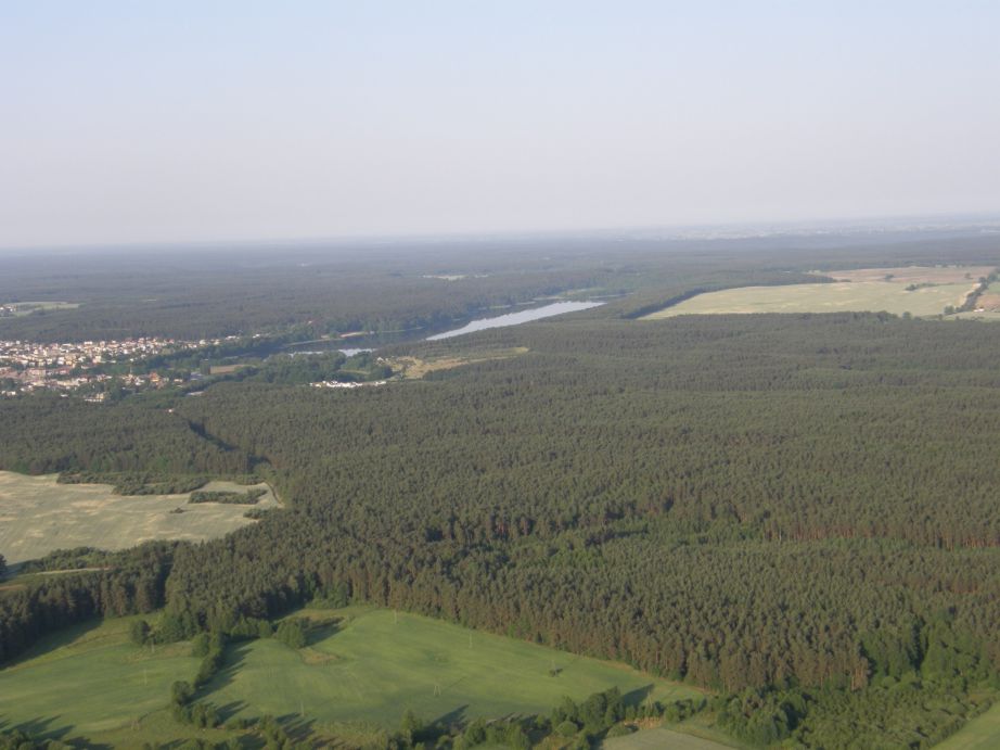 widok na jezioro Lidzbarskie i kompleks leny
